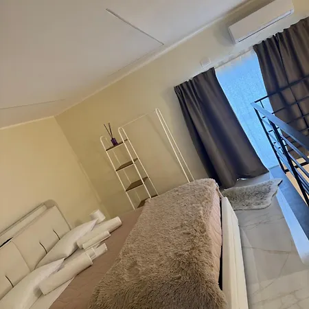 公寓 Lombardo House *