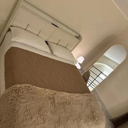 Lombardo House * カターニア