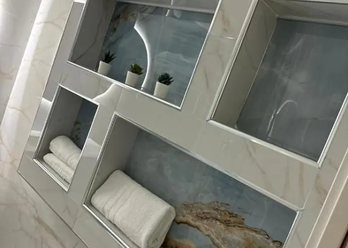 Lombardo House דירה