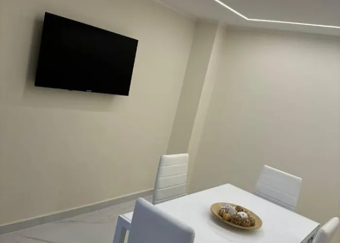 Lombardo House דירה