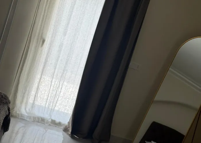 Lombardo House דירה